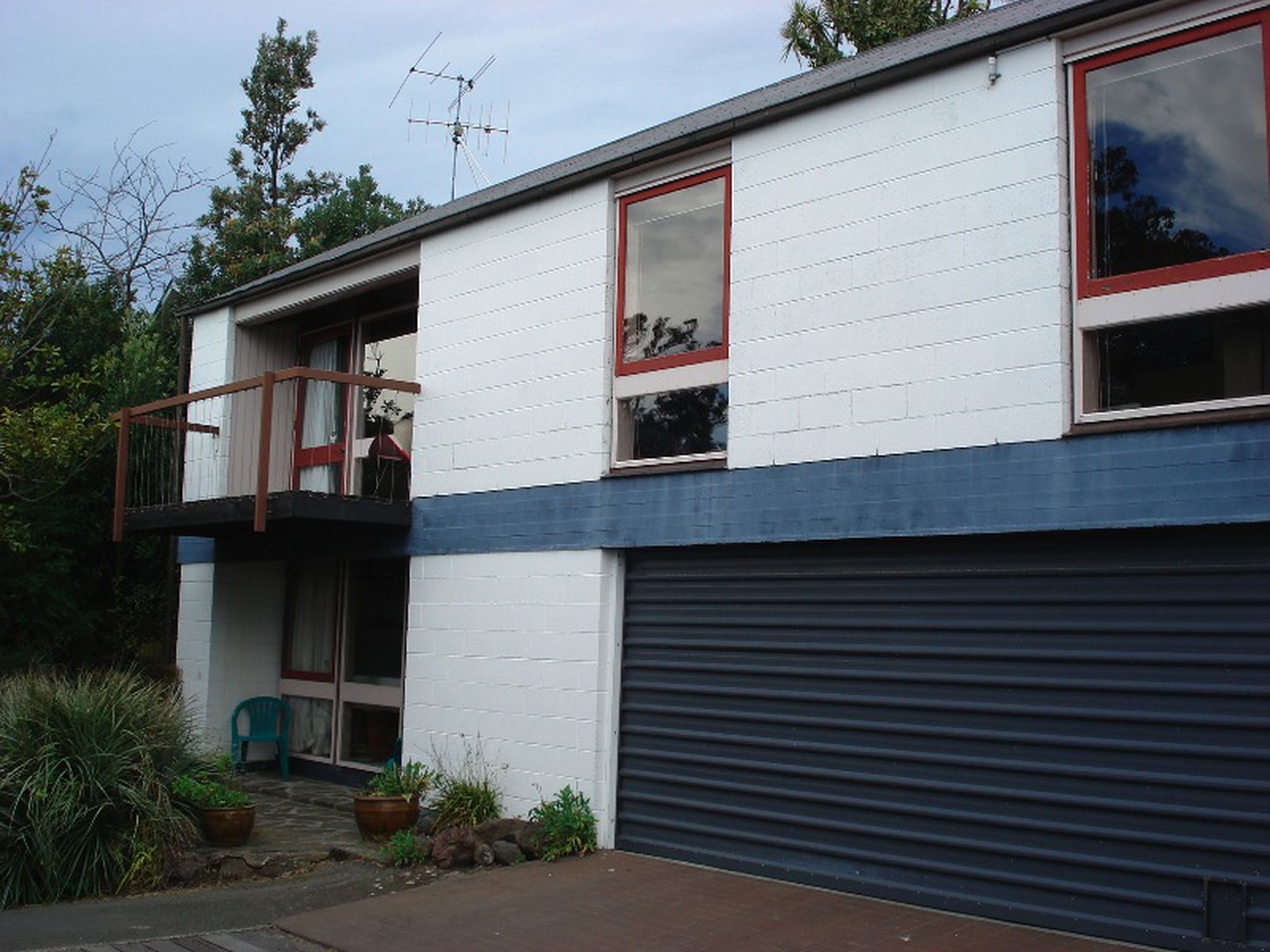 25 Macmillan Avenue